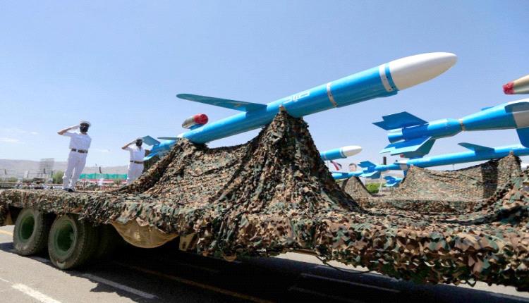 صحيفة بريطانية : التصعيد الحوثي في البحر الأحمر  ينذر بتذبذب سلاسل الإمدادات العالمية بين الشرق والغرب 
