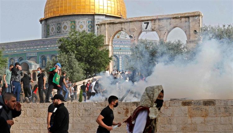 إسرائيل تمنع الآلاف من أداء صلاة الجمعة في المسجد الأقصى