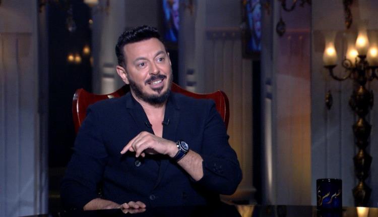 مصطفى شعبان يعلق على بقائه عازباً بعمر 53 عاماً