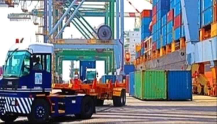 صحيفة سعودية تكشف عن توجّه حوثي لمحاصرة البضائع المقبلة من المناطق المحررة
