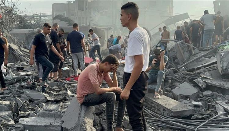 عشرات الشهداء والجرحى في قصف إسرائيلي على مخيم النصيرات بغزة