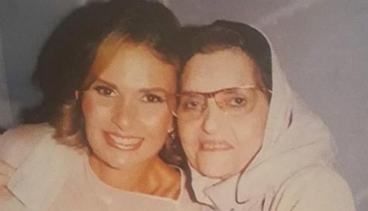 يسرا تحيي ذكرى وفاة والدتها برسالة مؤثرة