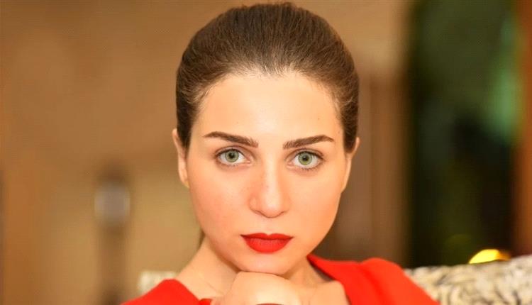 مي عز الدين تستعد لعرض "زواج اصطناعي" فى جدة