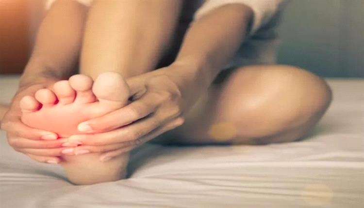 تحذير من مواد ضارة في جل تبريد الأقدام