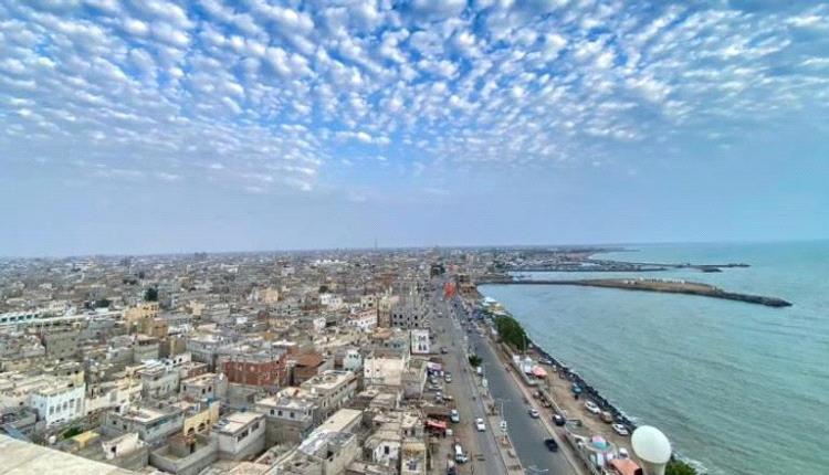 مليشيا الحوثي تحول الحديدة إلى ثكنة عسكرية لتهديد الملاحة الدولية 