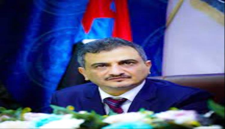 محافظ العاصمة عدن يُعزَّي خالد بحاح بوفاة شقيقته 