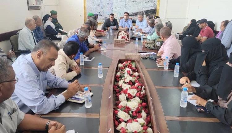 تراسه وكيل العاصمة عدن"صلاح العاقل"..اجتماع لمناقشة تقييم المدارس الأهلية والخاصة بمديرية المنصورة

