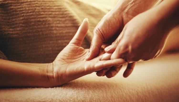 ألم وخز الإبر في الأصابع.. ماذا يعني؟
