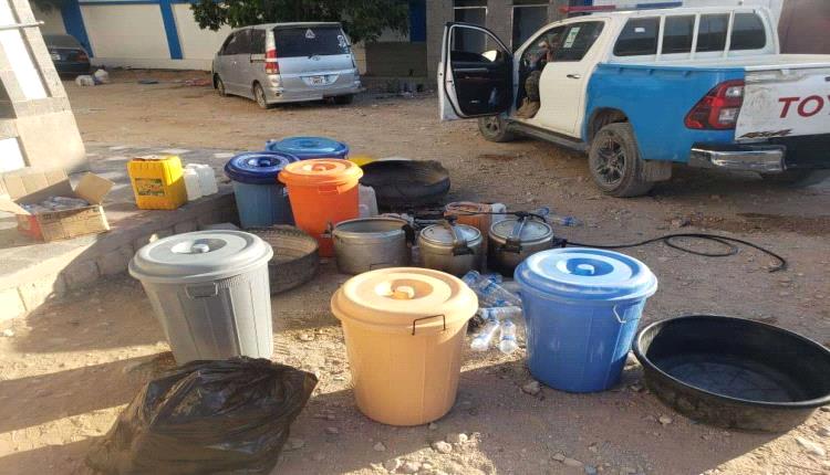السلطات الأمنية في محافظة شبوة تضبط مصنع للخمور في عتق
