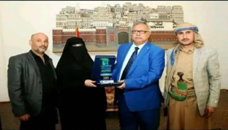 مليشيا الحوثي تستحوذ على أصول شركة فلافور تهامة وتقوم بتمليك مصنع لأحد النافذين

