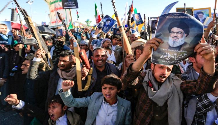 صحيفة سعودية : زعيم الحوثيين يسوّق نفسه خليفة لنصر الله
