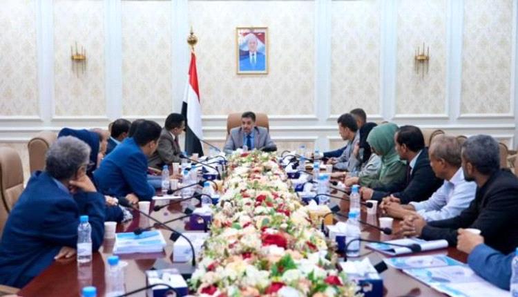 خطة طوارئ يمنية لإنهاء معاناة 3 ملايين نازح
