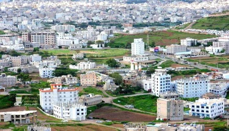 موجة سطو انقلابية تستهدف عقارات عامة في إب اليمنية
