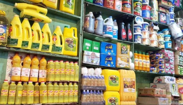 عقب انهيار الريال.. غلاء غير مسبوق يضرب الأسواق اليمنية
