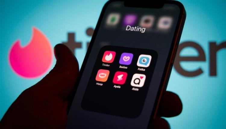 شابة أمريكية تطلق تطبيقاً لحل مشكلة التجاهل في العلاقات

