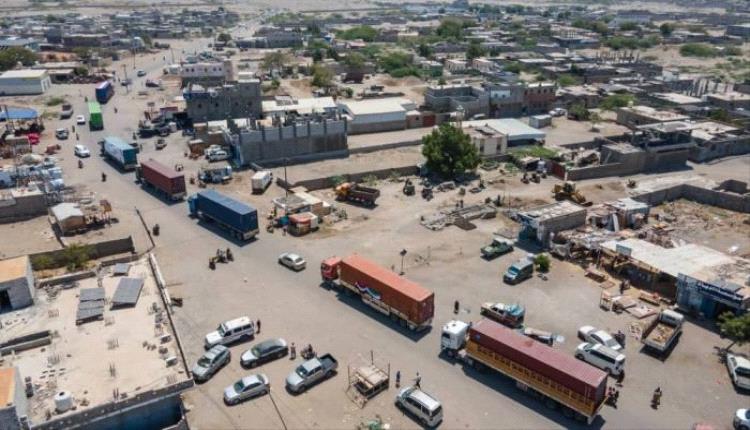 معدات محطة شمسية تصل إلى الخوخة لتوليد 10 ميجاوات
