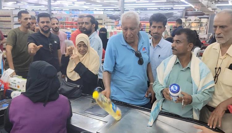 مدير عام المنصورة يوجه بإغلاق كافة محلات الجملة المخالفة لقرار تخفيض أسعار المواد الغذائية
