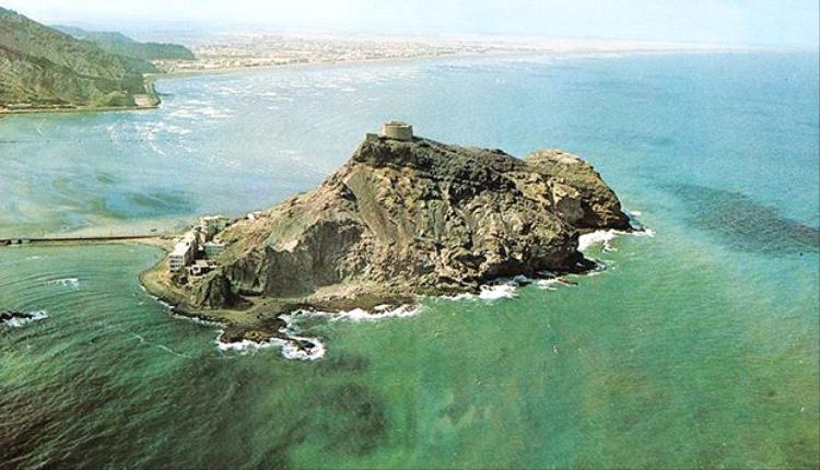 الارصاد تتوقع امطار متفرقة على عدد من المحافظات وطقس جاف وصحو الى غائم جزئيا
