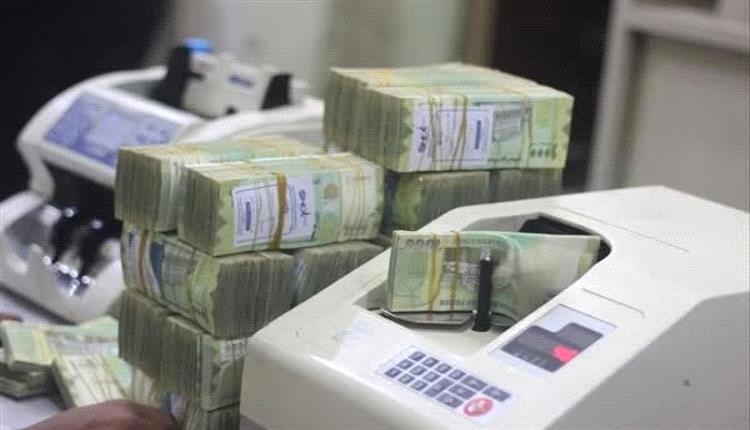 بعد يومين من الانخفاض .. استقرار نسبي لأسعار صرف العملة المحلية 
