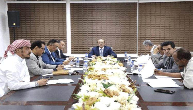 مجدداً .. مركزي عدن يوجه صفعة مدوية للمتلاعبين بالعملة
