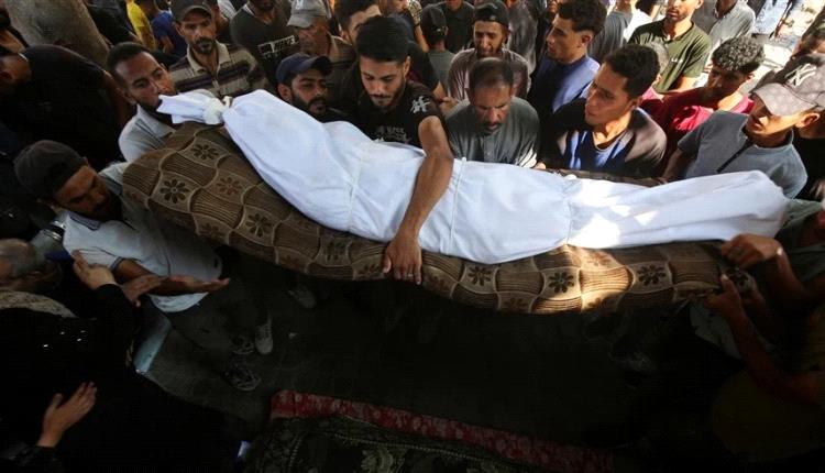 القصف الإسرائيلي والجوع يخلفان 21 شهيداً في غزة
