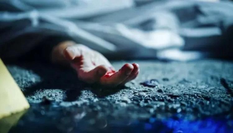 مشاجرة تتحول إلى جريمة عائلية مروعة.. زوجة وأبناء ينهون حياة الأب
