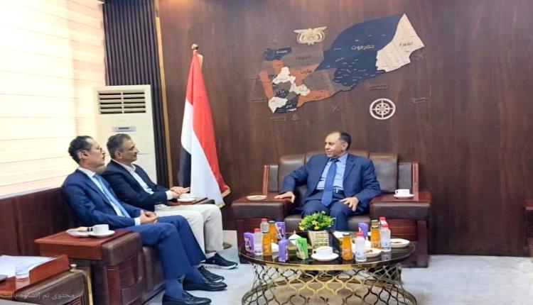 الأشول ولملس يناقشان تعزيز الجهود لتحسين الحياة المعيشية للمواطنين
