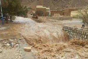 وفاة طفلة وإصابة أخرى بسيول الأمطار في تعز