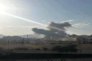 مصادر تكشف عن استهداف شخصيات قيادية بارزة بالغارات التي هزت صنعاء
