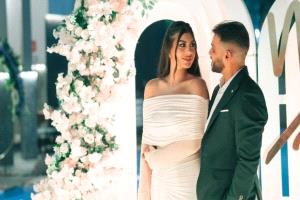 محمد رشاد يعلن ارتباطه بفتاة من خارج الوسط الفني والجمهور يشبهها بفنانة شهيرة
