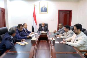 رئيس الحكومة يوجه بتخصيص موازنة استثنائية عاجلة لإعادة تشغيل مستشفى مستشفى 22 مايو
