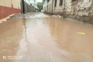 وفاة مواطنين واضرار بالغة في الممتلكات جراء السيول بلحج
