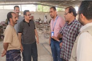 مدير عام المنصورة يطلع على المساحة المخصصة لبناء مركز سوء التغذية للأطفال
