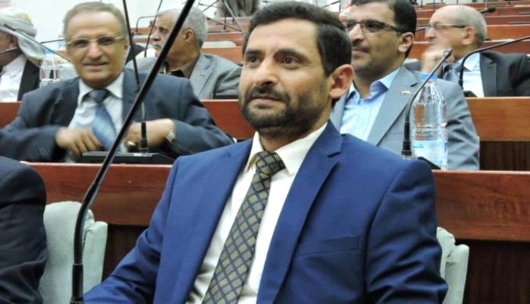 برلماني بارز في صنعاء ينتقد انتقائية سلطة الحوثي في صرف نصف راتب
