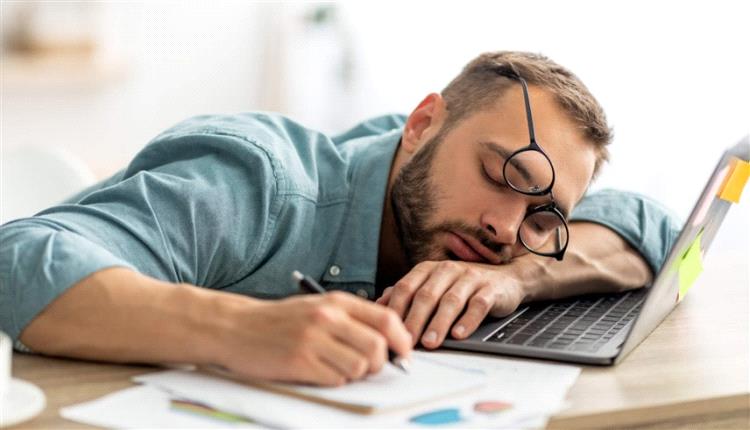 دراسة: العمل المكتبي يرتبط بزيادة الأرق
