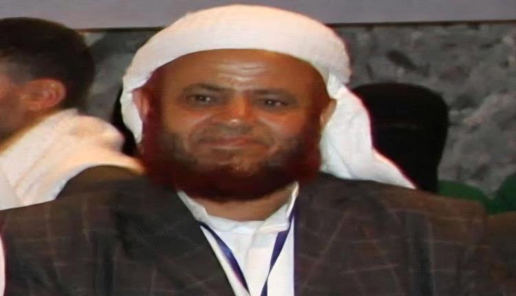 مليشيا الحوثي تحاصر منزل شيخ قبلي في ريمة وتلوّح بتفجيره
