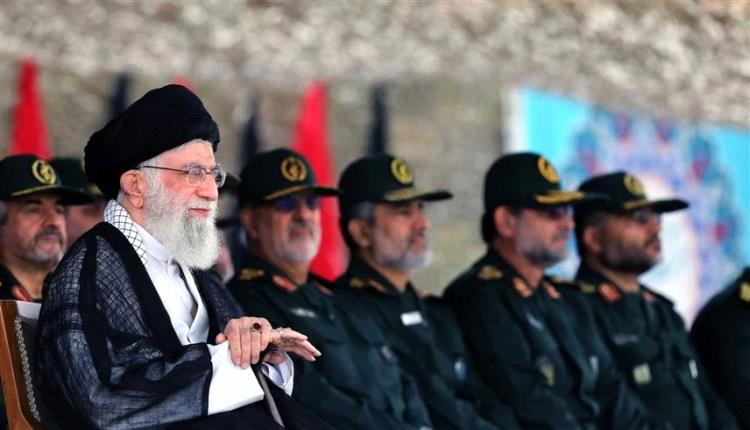 بعد الضربات: هل تترنّح إيران أم تعيد تشديد قبضتها؟
