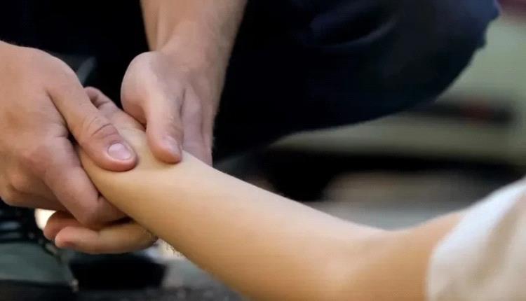 جريمة تهز مصر.. أب يُنهي حياة نجله بوصلة ضرب استمرت 3 أيام متواصلة
