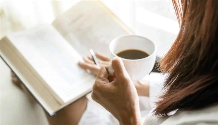 العلاج بالقراءة.. أداة لتخفيف الاكتئاب
