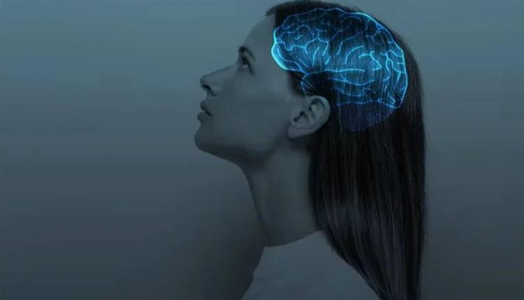 لماذا تصاب النساء بالزهايمر أكثر من الرجال؟
