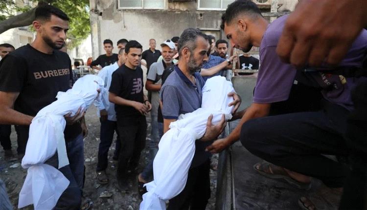بينهم 6 أطفال .. استشهاد 20 فلسطينياً في غارتين إسرائيليتين على غزة