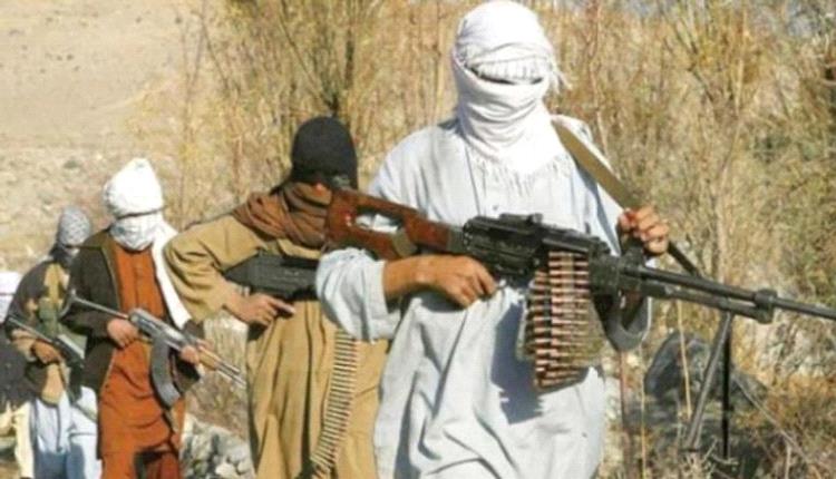 بتنسيق حوثي.. «القاعدة» تُغطي تصدعها الداخلي بنيران في الجنوب
