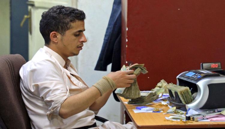سك غير قانوني للعملة يعمق الهوة بين الحوثيين والمجتمع الدولي
