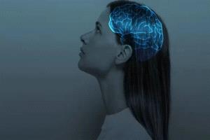 لماذا تصاب النساء بالزهايمر أكثر من الرجال؟
