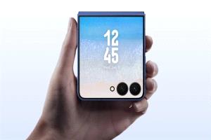 بعد إطلاقه رسمياً .. تعرف على مزايا هاتف "Galaxy Z Flip7"
