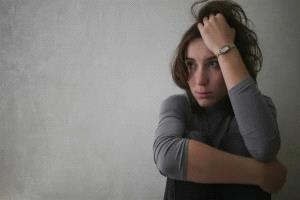 متى تكون الصحة النفسية للمرأة في أشد حالاتها ضعفاً؟
