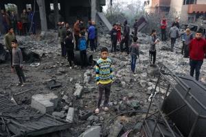 استشهاد 23 فلسطينياً في غارات إسرائيلية على غزة
