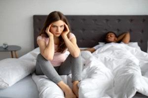 النوم على سرير منفصل أفضل لصحة الزوجين
