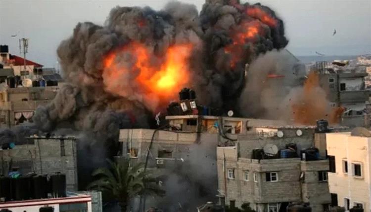 بينهم 5 نساء و7 أطفال..14 قتيلاً بعد غارة إسرائيلية على غزة

