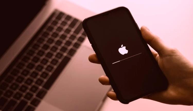 صورك وبياناتك في خطر.. تحذير عاجل من آبل لمستخدمي أجهزة آيفون
